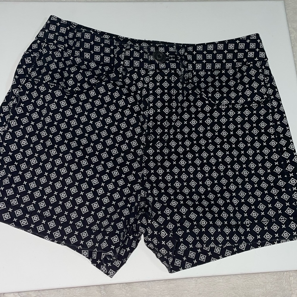 Black and white patterned shorts
